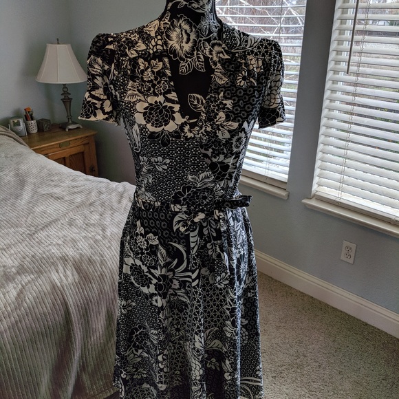 💕Host Pick💕 Mixit Black and White Flower Print Dress Workwear Partywear Size 8 - Picture 7 of 10